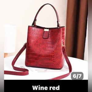 Retro Women's Crocodile Pattern handbag casual. Crocodile Shoulder Messenger Bag